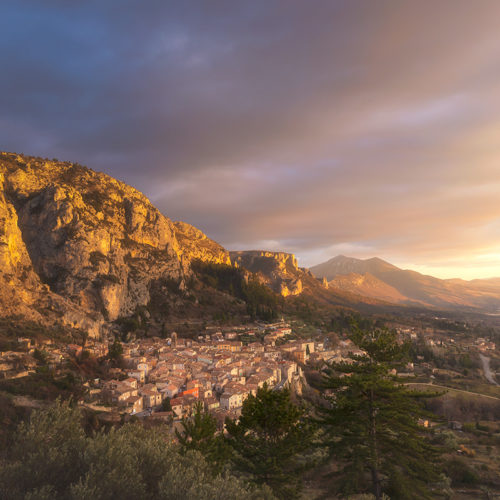 Moustiers-Sainte-Marie dans les Alpes de Haute Provence
