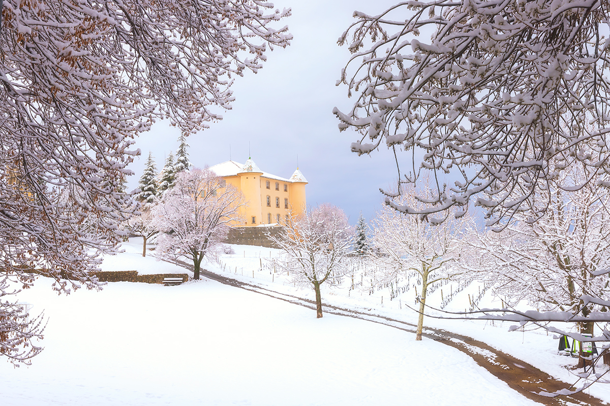 le château d'Aiguines sous la neige
