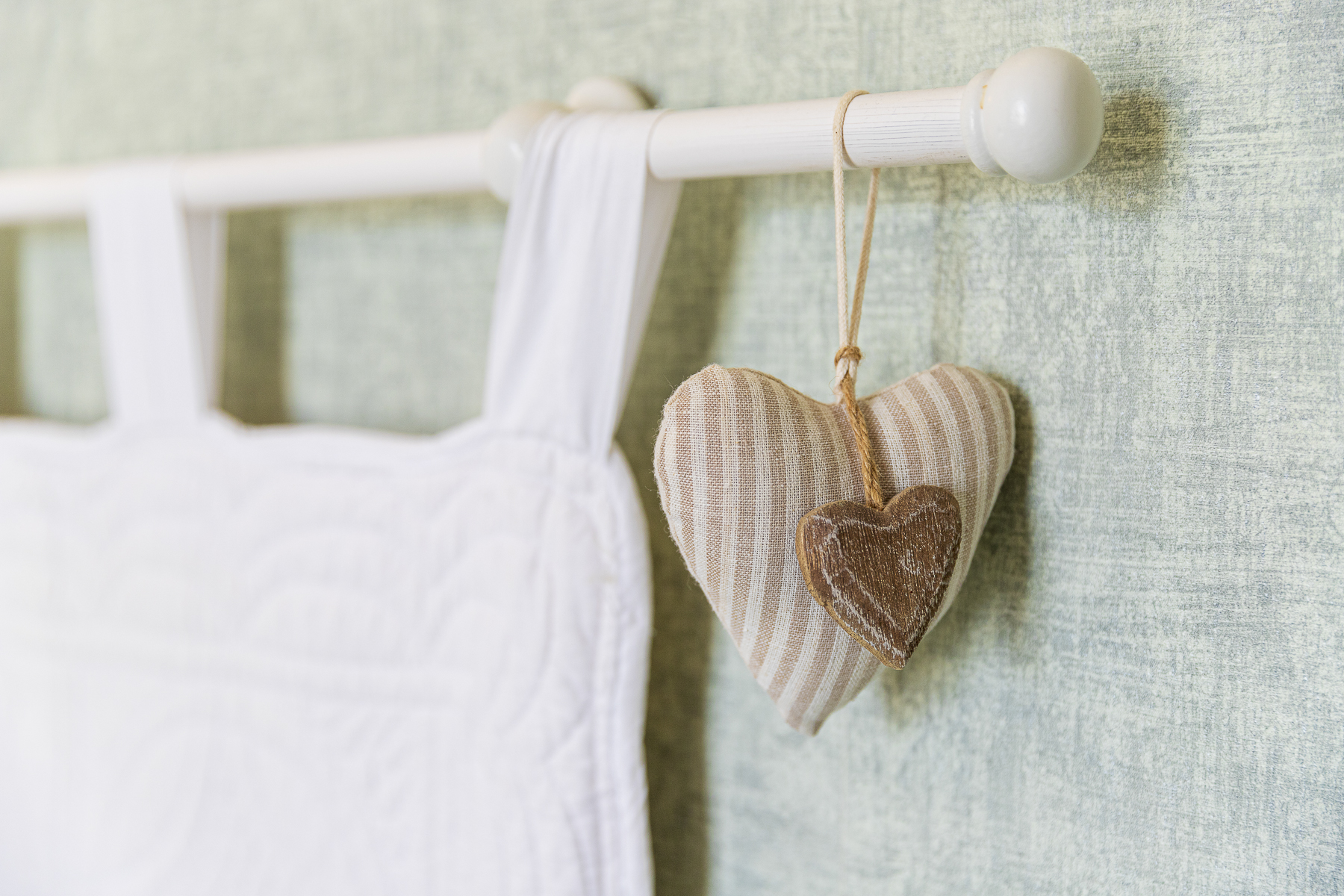 détails dans la chambre l'olivier de la bastide des roses