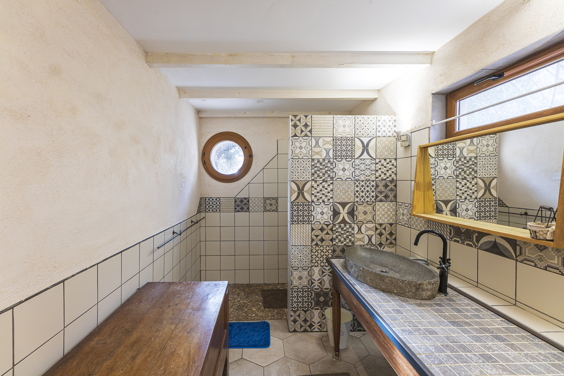 salle de bain du Jas, l'un des deux gîtes du Moulin du Bicail