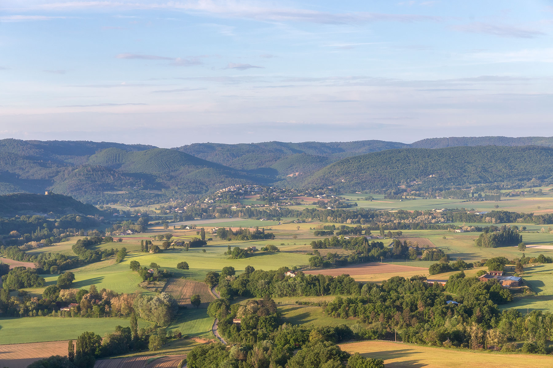 le village de Dauphin depuis un vol en montgolfière avec Alpes Provence Montgolfières
